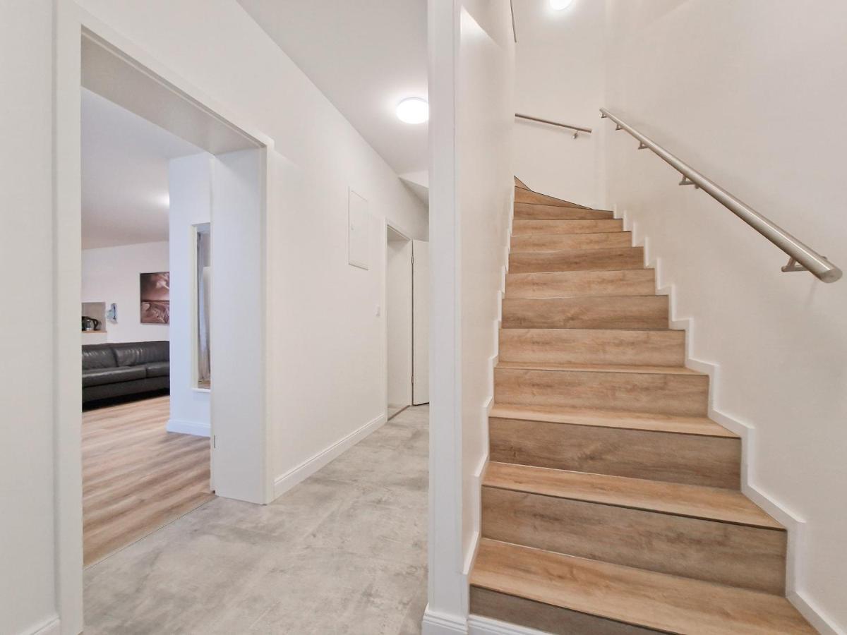 Raj Living - City Apartment With 3 Rooms - 15 Min Messe Dus & 10 Min Old Town Dus Düsseldorf Exterior foto
